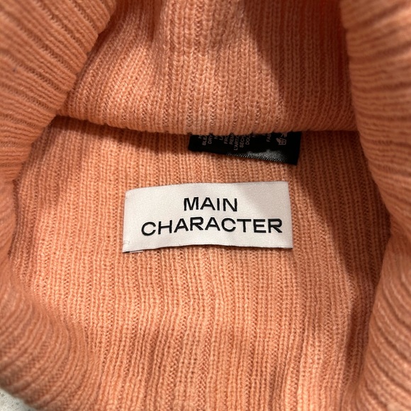 Aritzia toque - Picture 2 of 2